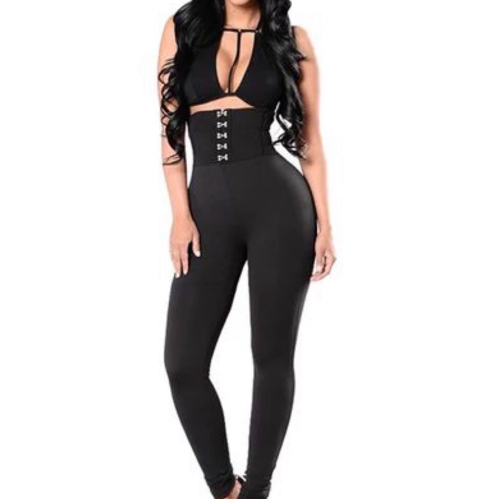 Black leggings with waist trainer.